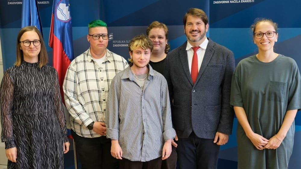 Miha Lobnik z delegacijo predstavnikov LGBTIQ organizacij.