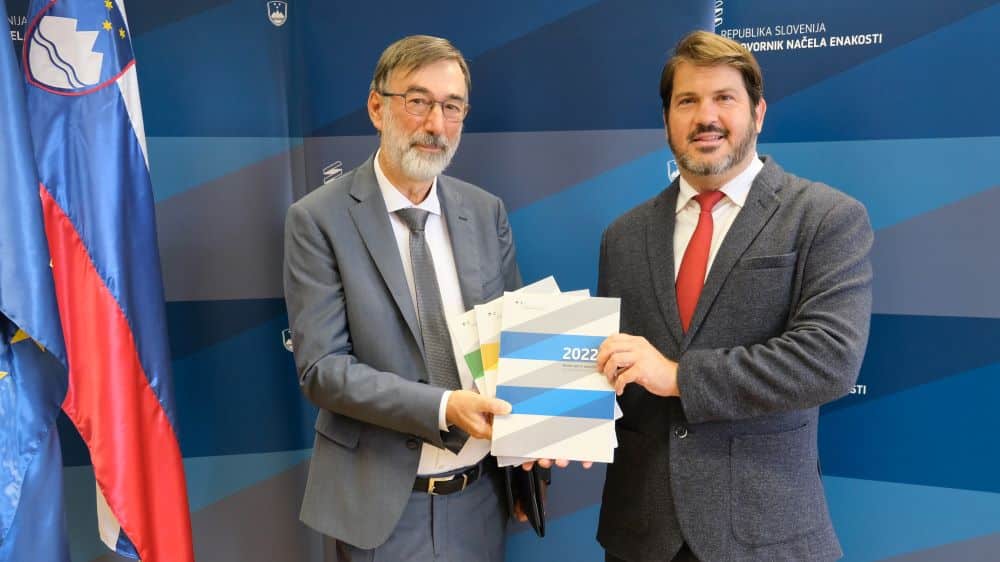 Miha Lobnik in minister za izobraževanje dr. Darjo Felda.