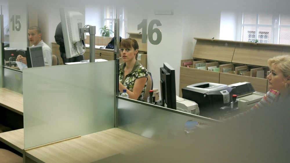 Okence na upravni enoti.