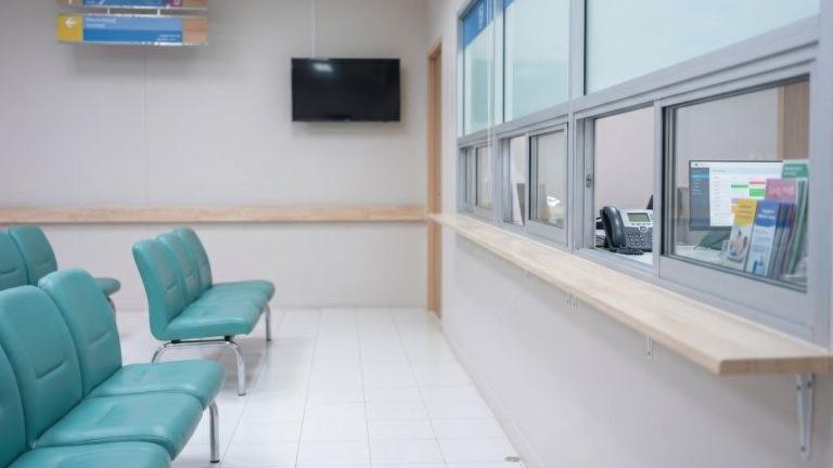 zdravstveni dom recepcija
